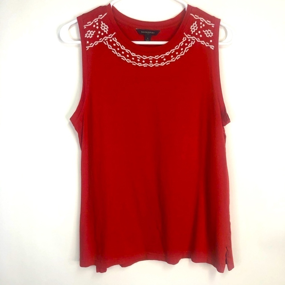 Banana Republic red embellished sleeveless scoop neck shell tank blouse S